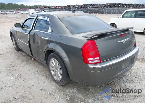 2008 Chrysler 300C Hemi z USA, uszkodzony, nr VIN 2C3KA63HX8H311148